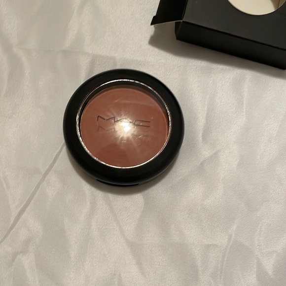 MAC SHEERTONE BLUSH PRISM - Picture 3 of 4